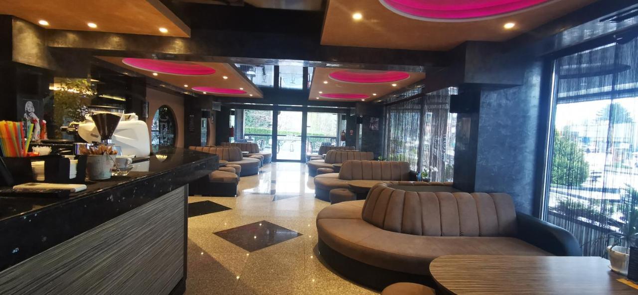 Hotel Elit Pernik Luaran gambar