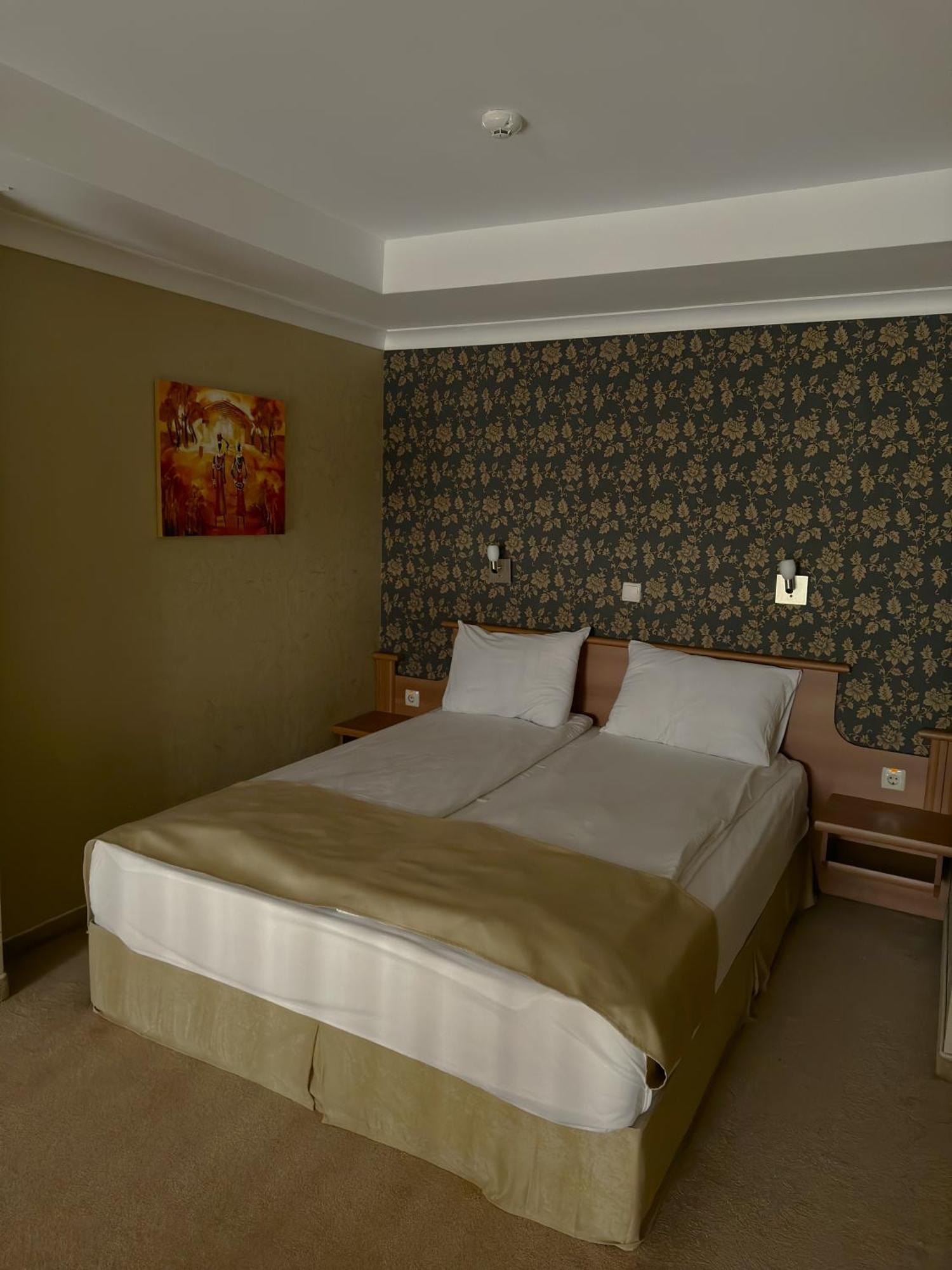 Hotel Elit Pernik Luaran gambar