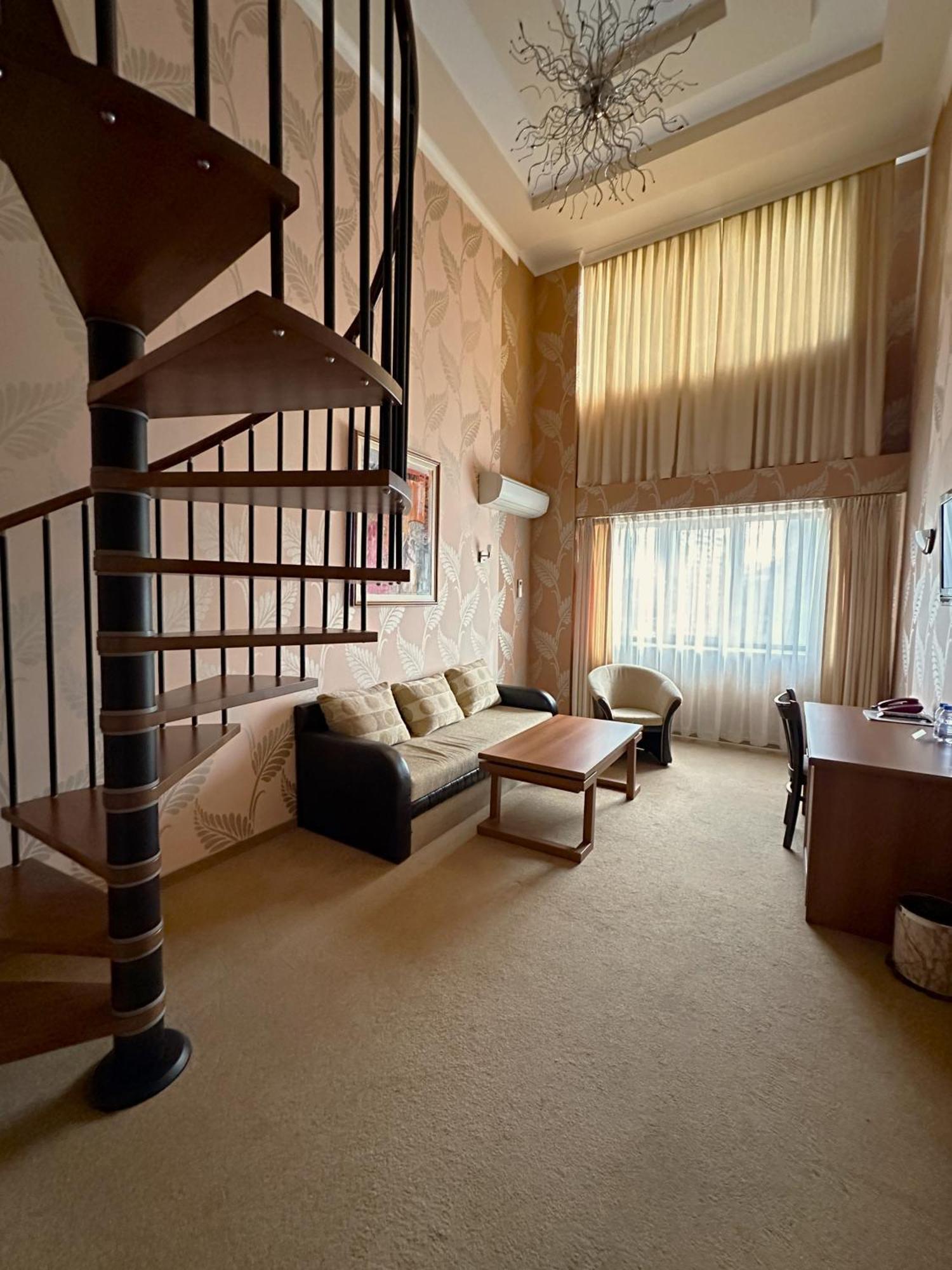 Hotel Elit Pernik Luaran gambar