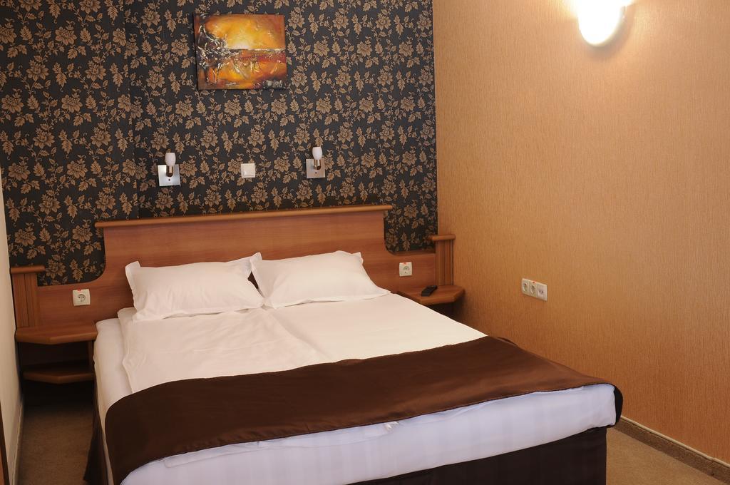 Hotel Elit Pernik Luaran gambar