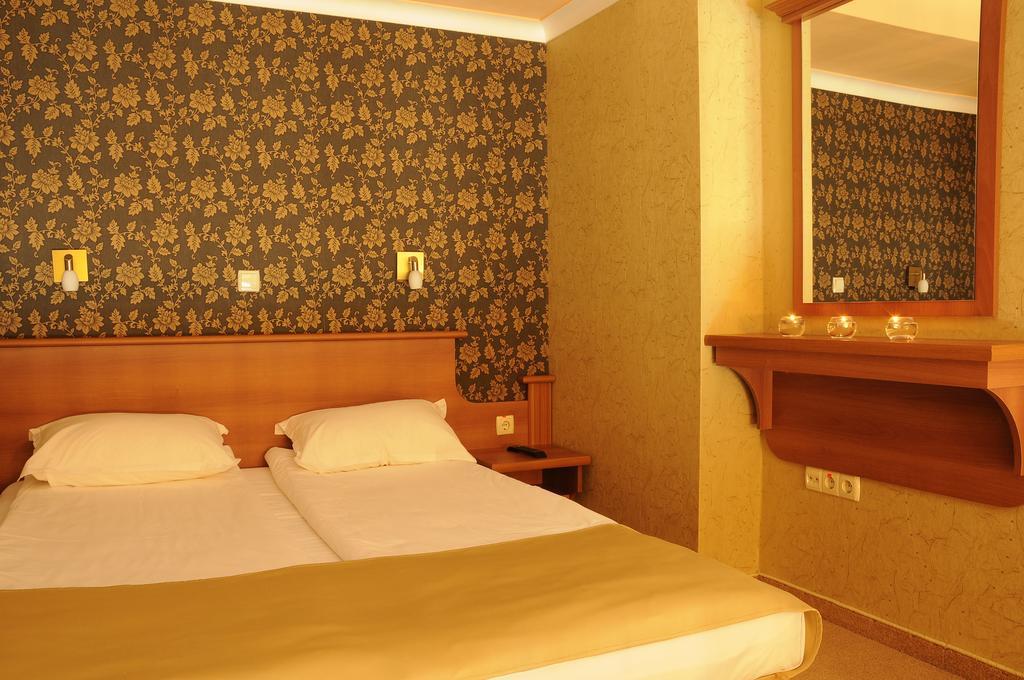 Hotel Elit Pernik Luaran gambar